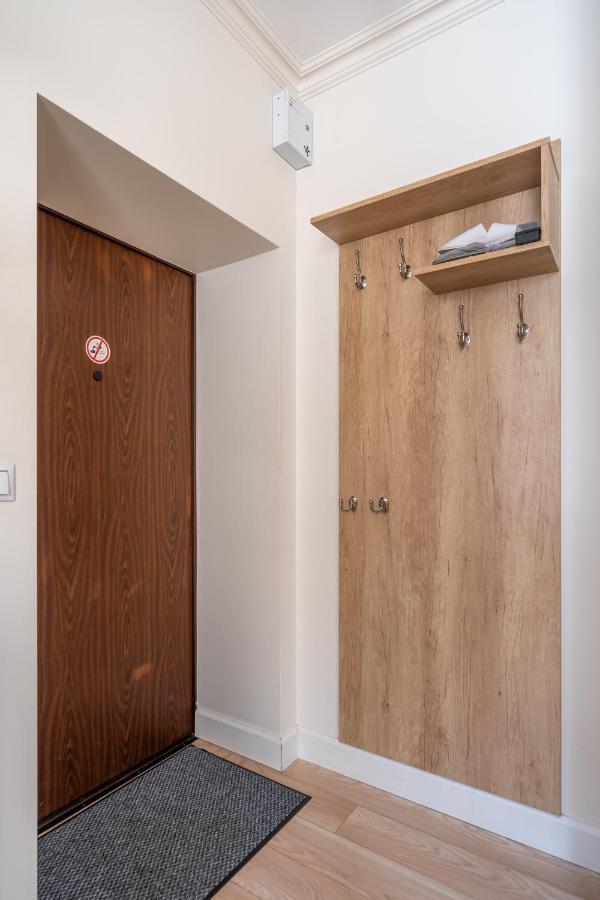 Stylish Studio Close To City Center, Cafes & Parks & Local Dining ريغا المظهر الخارجي الصورة